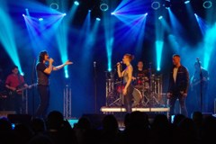 4 ROCKEŘI s operní pěvkyní - Letní koncert u Mácháče