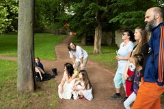 Důvody pestrokvětosti - bazmek entertainment 16/06