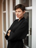 ADÉLA ELBEL: PRVNÍ POLOČAS ROZPADU