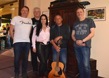VĚRA ŠPINAROVÁ Tribute KONCERT + TANEČNÍ RETRO PÁRTY / DJ