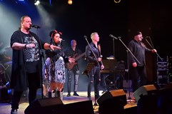 4 ROCKEŘI s operní pěvkyní  "NA ROCKOVÉ SVATBĚ"