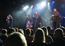 4 ROCKEŘI s operní pěvkyní  "NA ROCKOVÉ SVATBĚ"