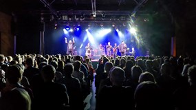 4 ROCKEŘI s operní pěvkyní  "NA ROCKOVÉ SVATBĚ"