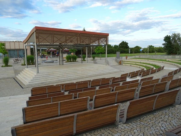 Amfiteátr - Lázeňská kolonáda