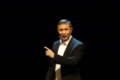 Večer satiry a humoru s  Ermekem Tursunovem