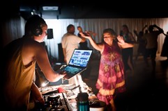 SAMHAIN - DJ MIRA a živé nástroje Michal Turek