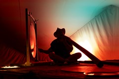 ONDŘEJ SMEYKAL | didgeridoo a gong