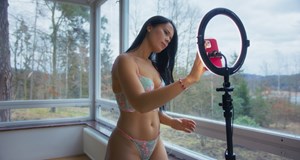 Virtuální přítelkyně