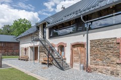 Upcyklovaný statek Voděrádky, Říčany