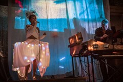 Too Hot To  Händel, Ima Teva