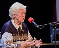 Ztracená hloubka - prof. Anna Hogenová