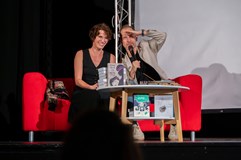 A zbylo nic / Vendula Šmídke a Jiří Charvát