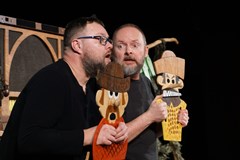 De Facto Mimo: Zelené prasátko