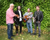 Poutníci - Přes 50 let v country