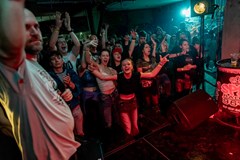 Pio Squad a hosté v Dirty Family