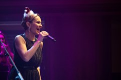 Monika Absolonová - Adventní - Bez řečí 