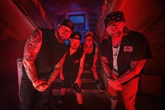 Krucipüsk + Pačess a Bára Basiková  „ZASE TO ZKURVENÝ JARO“ 