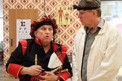 Divadelní kavárna: Nikdo nejsme normální 