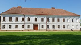 zámek Uhřice, Uhřice