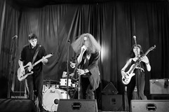 Já a spol., The Bullets, Hlýna