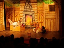 DÍVČÍ VÁLKA - divadelní představení