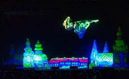 Alenka v říši divů - Představení černého divadla 