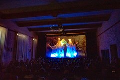 Alenka v říši divů - Představení černého divadla 