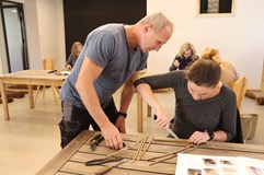 Drobné dekorativní předměty z proutí