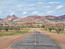 AFRIKOU NA KOLE - 23000 Km z SK na nejjižnější bod Afriky 