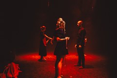 Терапевтична вистава-містерія INSIDE.ВСЕРЕДИНІ