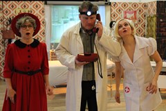 Nikdo nejsme normální - komedie jako hrom!