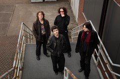 Temporary Friends, Líná Neděle, Představy Postavy