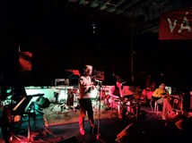 Kvety, Klobásy a Vyvrhel – Literární beseda s koncertem