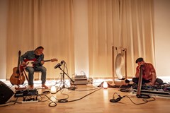 Nebe nad Fortem s Pjér la Šé'z a Ondra Smeykal