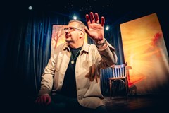 Hypnotizér z autobusové zastávky