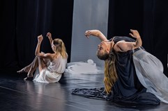 I D E N T I T Y – Noc divadel 2026 v INDUSTŘE