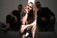 Kulturní prostor AULA: Bára Zmeková trio