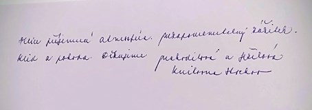 Hypnotizér z autobusové zastávky