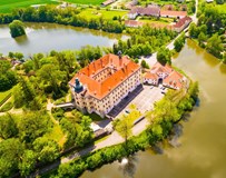 Vítání jara na zámku Lnáře: zahradní slavnost a velké trhy