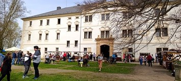 JARNÍ TRH NA ZÁMKU KŘINEC | PROHLÍDKY PRO DOSPĚLÉ