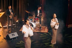 Jazz & Tapas: Showgirl edice