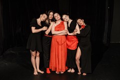 Терапевтична вистава-містерія INSIDE.ВСЕРЕДИНІ