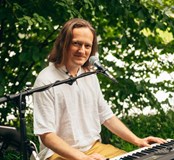 Nebe nad Fortem s Standou Klapuchem