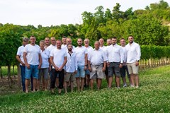 Jarní putování vinnými sklepy v Čejči