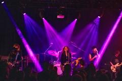 November 2nd + Noise Don’t Cry v Hoodbaru