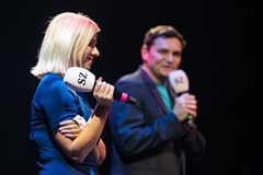 Vlevo dole ŽIVĚ ve Varech