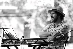 HUSO s kapeló // Ponava