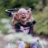 Večer, kde kvete naděje