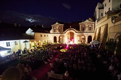 Šansony v Zahradách