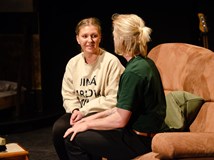 TŘI V SAUNĚ se vrací.